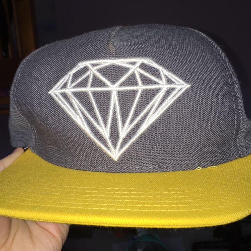 Diamond SnapBack